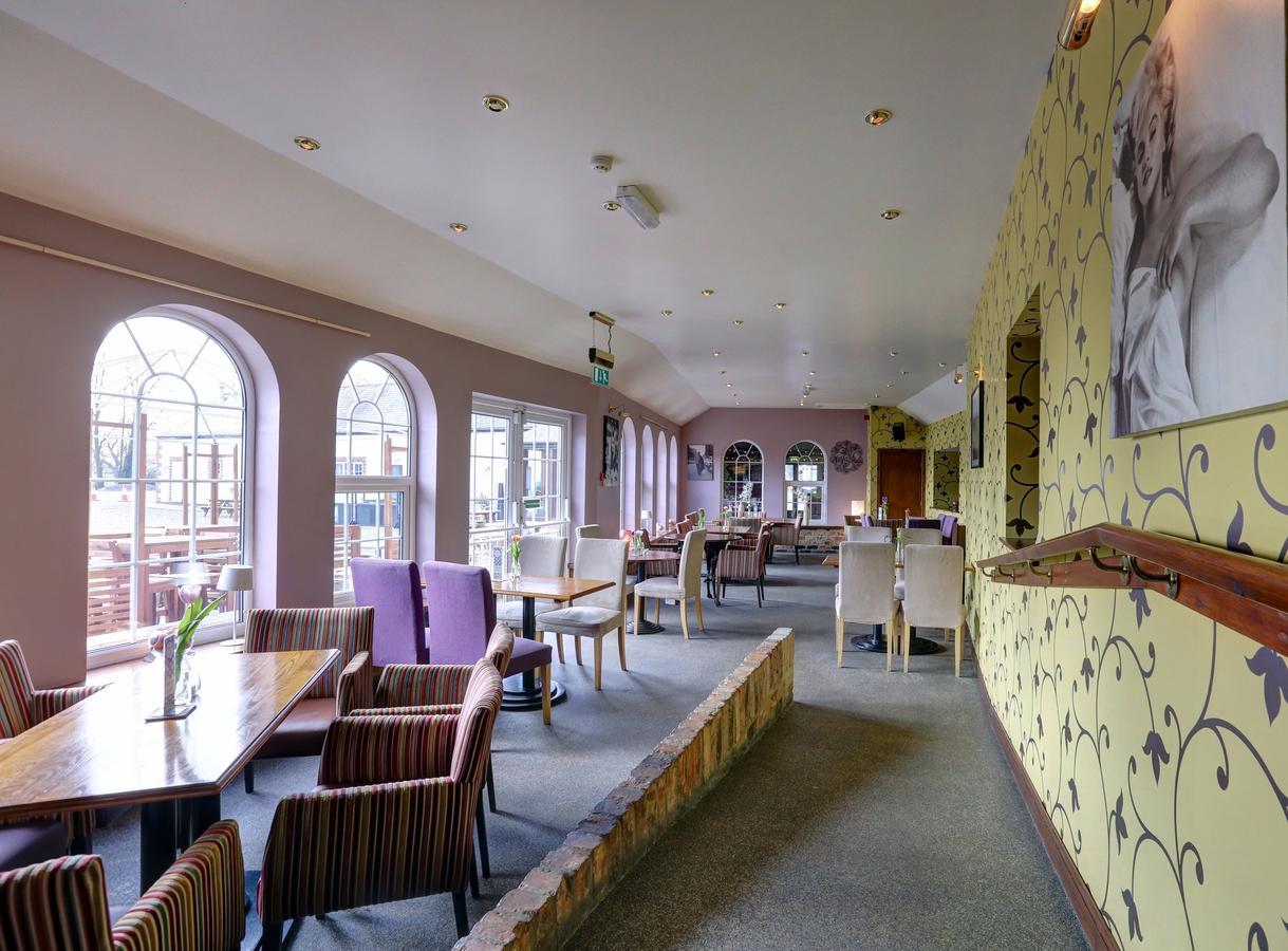 Manor Court Hotel Carnaby 外观 照片
