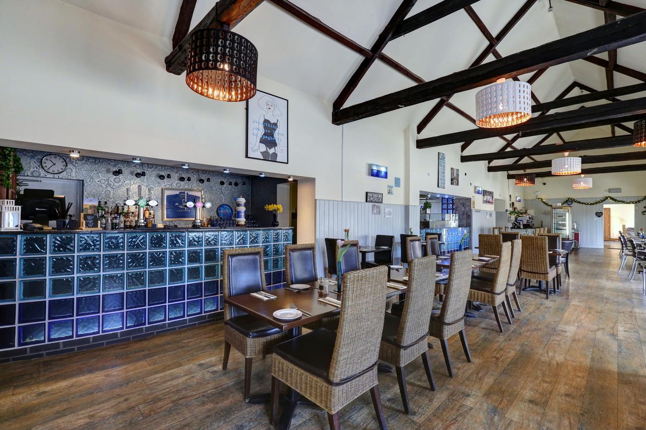 Manor Court Hotel Carnaby 外观 照片
