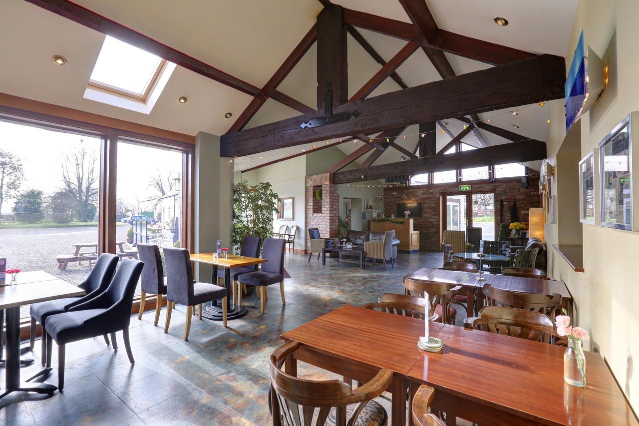 Manor Court Hotel Carnaby 外观 照片
