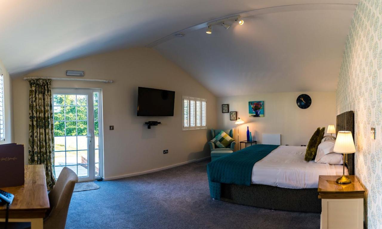 Manor Court Hotel Carnaby 外观 照片